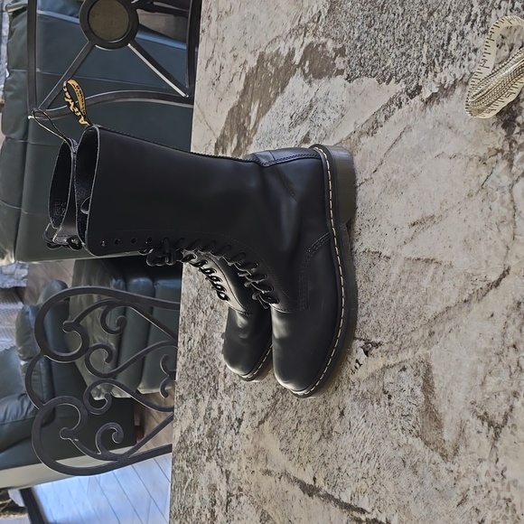 Doc Marten 1914 Men's Boots - Picture 3 of 9